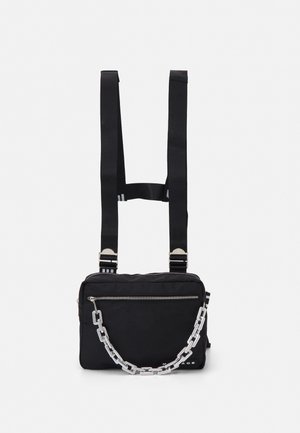 CHUNKY CHAIN BODY BAG UNISEX - Rumpetaske - black