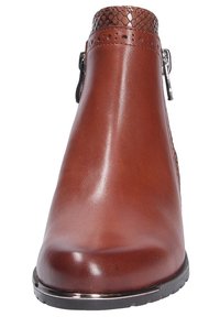 Caprice Ankle Boot - cognaccomb