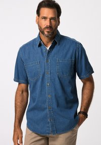 Korte mouw denim overhemd in donkerblauw, met twee borstzakken, knoopsluiting aan de voorkant en een gebogen zoom. Casual ontwerp met een relaxte pasvorm.