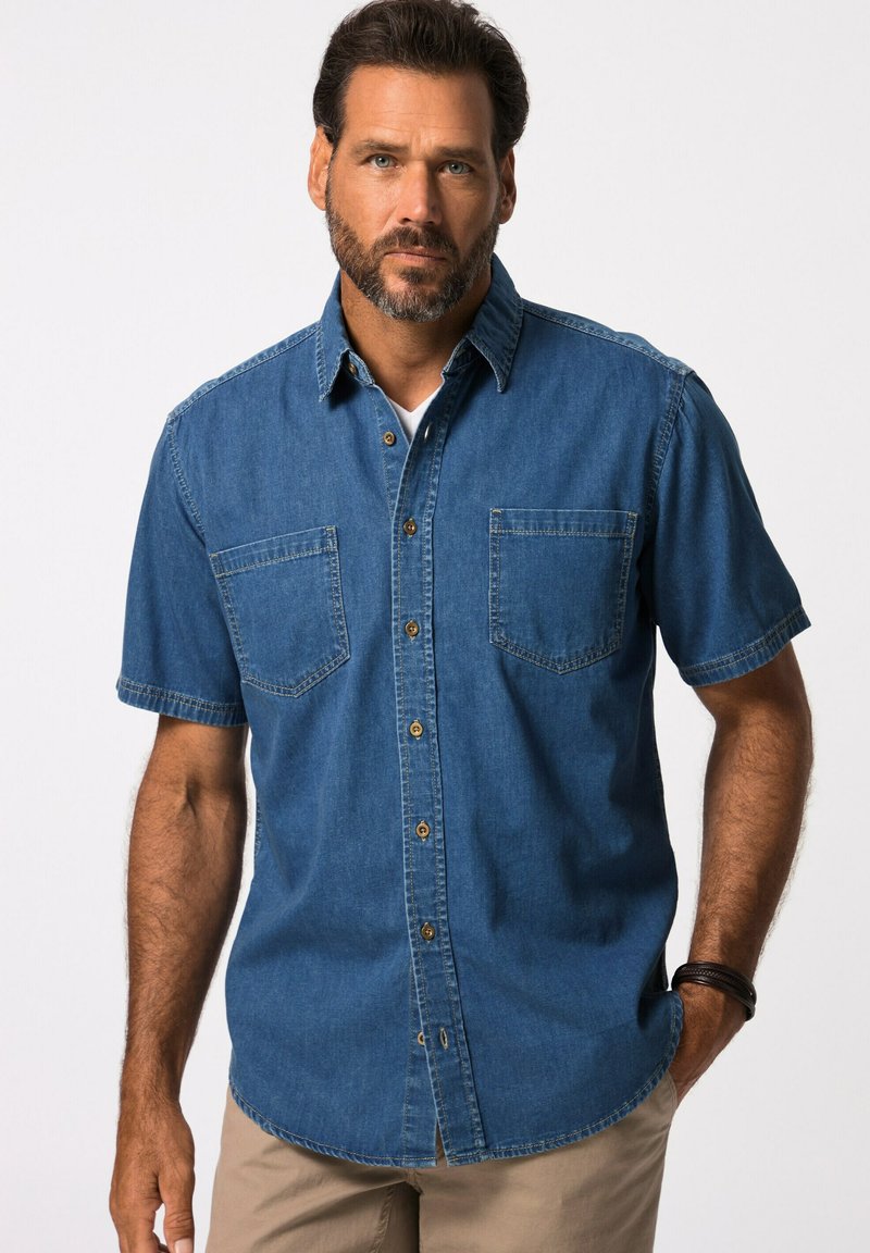 Korte mouw denim overhemd in donkerblauw, met twee borstzakken, knoopsluiting aan de voorkant en een gebogen zoom. Casual ontwerp met een relaxte pasvorm.