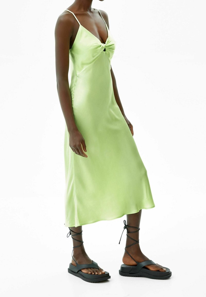 Bershka Day dress - green - (Pre-owned) - Zalando