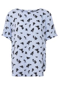 Blusa de manga corta azul claro con cuello redondo, que presenta un patrón floral negro y un pequeño detalle de ojal en la espalda. Tejido suave.