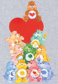 Osos de dibujos animados coloridos apilados en una pirámide, cada uno con distintivos únicos en el vientre sobre un fondo gris, rodeados por un gran corazón rojo.