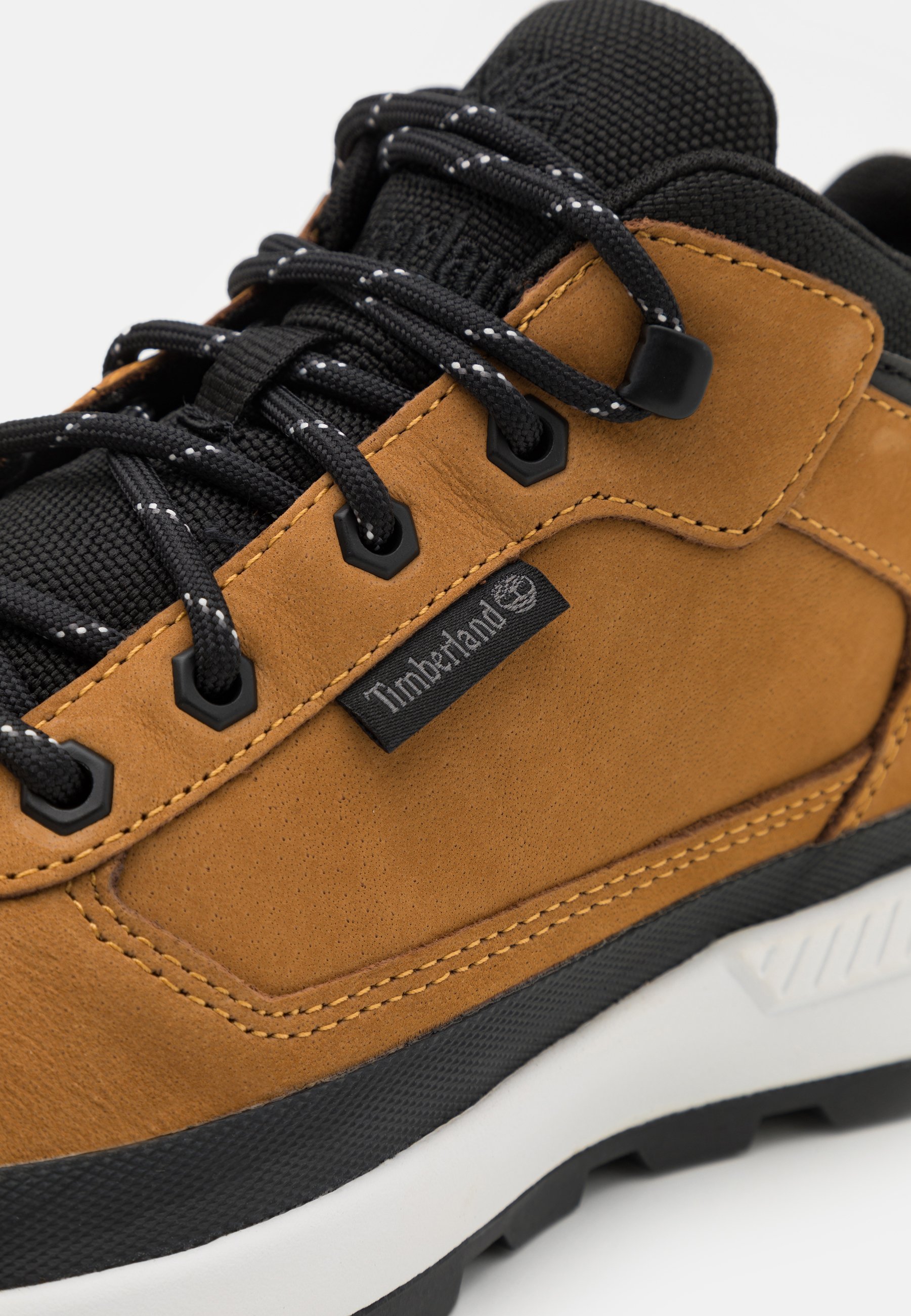 baskets field trekker low a2a15 wheat nubuck