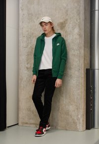 Nike Sportswear M CLUB HOODIE FZ BB - Camisola com fecho - gorge green/white