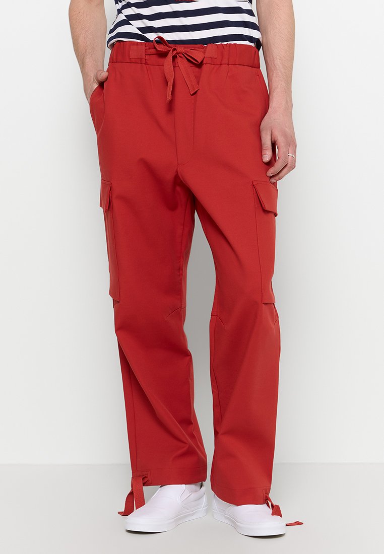 closed Cargobroek rood