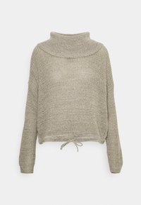 Vaaleanharmaa neulepusero, jossa korkea kaulus, rento istuvuus, pitkät hihat ja säädettävä nyöritys vyötäröllä. Rakenne on pehmeä ja teksturoitu.