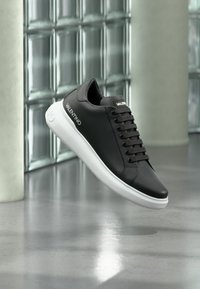 Δεν επιλέχθηκε, black/white
