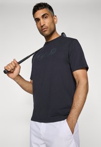 BOSS TEE - Print T-shirt - black