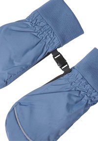 Blå vanter lavet af glat, vandtæt materiale med en strikket manchet, som har elastisk samling og en justerbar sort strop.