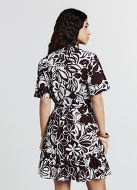 Calliope Vestito casual - var marrone