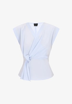 Top în nuanță de albastru deschis, confecționat dintr-un material moale. Prezintă mâneci largi tip cap, decolteu în V și un detaliu legat la talie, oferind un siluetă ajustată.