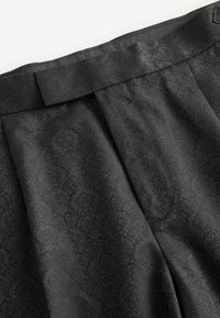 Next REGULAR FIT  TONAL TUXEDO - Püksid - black