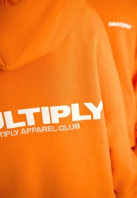 Unselected, orange