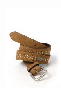 Cinturón de ante marrón con un patrón de hojas bordado en blanco, hebilla rectangular plateada y acabado texturizado. Enrollado en forma de lazo.