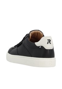 Schwarze Leder-Sneaker mit weißer Gummisohle. Verfügt über eine strukturierte Oberfläche, ein Schnürdesign und einen kontrastierenden weißen Ferseneinsatz.