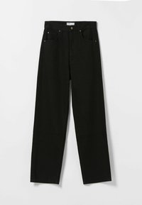 Pantalones de mezclilla negros con corte recto, diseño de cinco bolsillos, remaches metálicos y cierre de botón en la cintura. Sin patrones ni logotipos visibles.