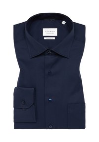Marineblauw overhemd met knoopjes, voorzien van een klassieke kraag, lange mouwen en een enkele borstzak, gemaakt van een gladde stof met een comfortabele pasvorm.