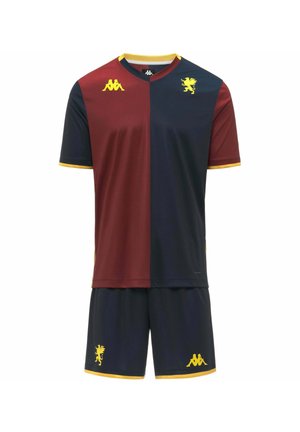 Maglia da calcio a maniche corte e pantaloncini con metà bordeaux e blu navy, rifiniture gialle e loghi gialli di un leone e un emblema del marchio.