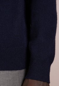 pure cashmere MEN TURTLE NECK SWEATER - Pulóver - dark navy
