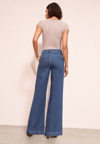 Friends Like These WIDE  - Široke hlačnice - mid blue