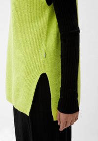 QS Sweter
