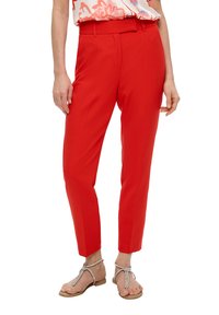 s.Oliver BLACK LABEL MIT SCHMAL ZULAUFENDEM BEIN - Pantalon de costume - preiselbeere