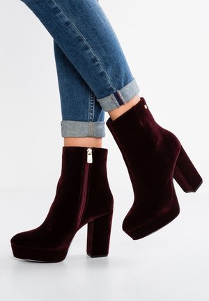 Bottines à talons hauts - bordeaux