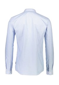 Lichtblauw overhemd met lange mouwen en een button-down kraag, voorzien van witte knopen. Gemaakt van soepele stof, met een licht afgeronde zoom en een getailleerde pasvorm.