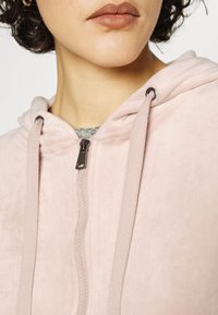 ONLY ONLREBEL  - Camisola com fecho - adobe rose