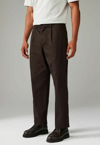 Next EDIT - REGULAR FIT - Nadrágok - brown