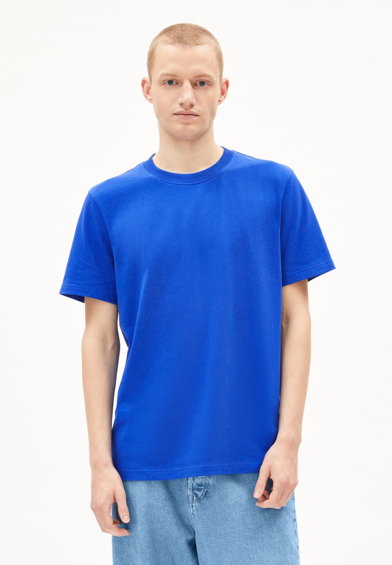 Blaues Kurzarm-T-Shirt in einfarbig, mit rundem Ausschnitt, aus Baumwolle, mit glatter Textur und normaler Passform.