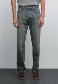 Massimo Dutti TAPERED FIT - Jeans Tapered Fit - mottled blue