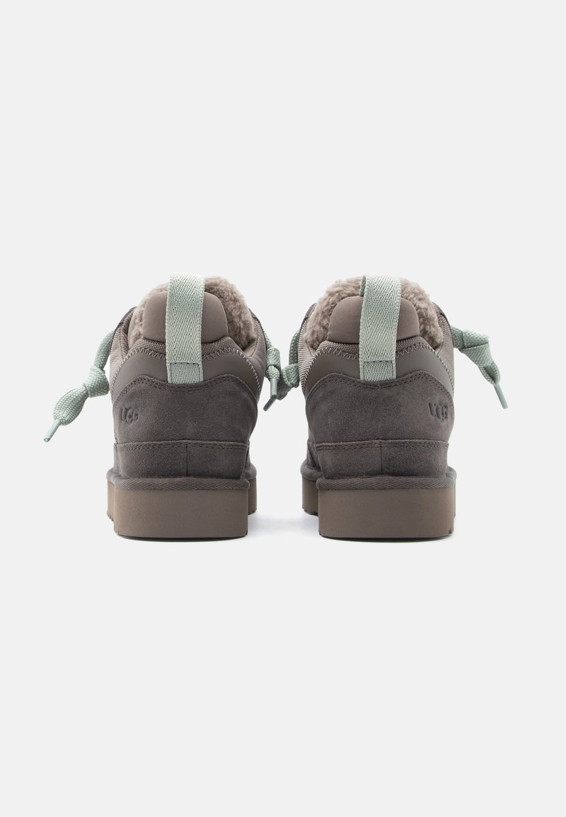 UGG LOWMEL - Tenisky - dense smoke/artichoke