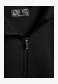 Non selezionato, new black
