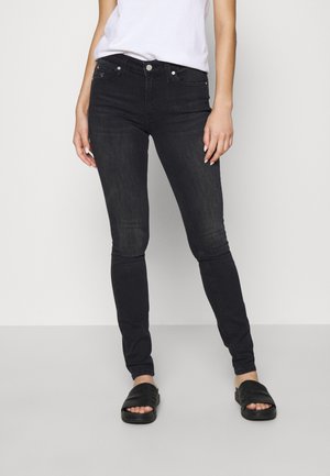 MID RISE SKINNY - Vaqueros pitillo - washed black