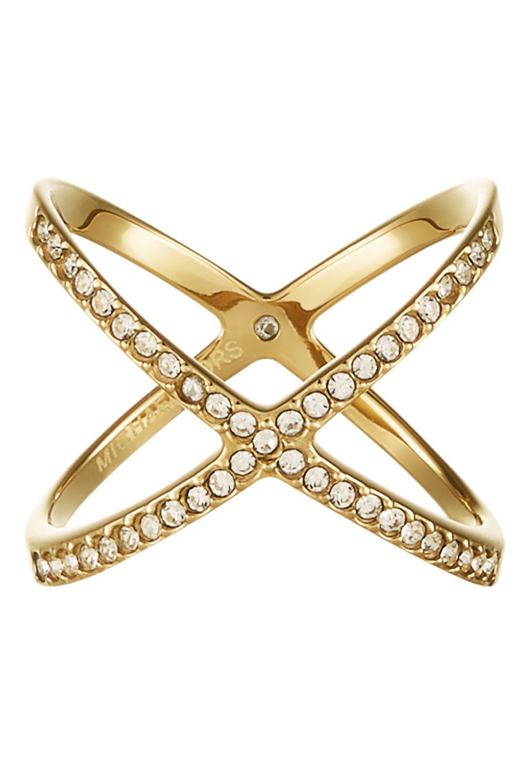Gouden ring met een kruisend X-ontwerp, voorzien van kleine heldere kristallen die langs de randen zijn gezet voor extra sprankeling.