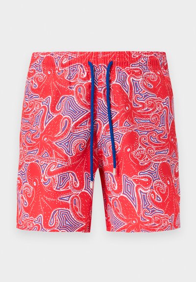 Κόκκινα μαγιό σορτς με μπλε κορδόνι, με ολόκληρο σχέδιο από κόκκινους χταποδιούς και γεωμετρικά σχήματα σε λευκό και μπλε.