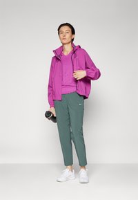 Nike Performance STORM-FIT SWIFT - Sportska jakna - hot fuchsia/black/reflective silver