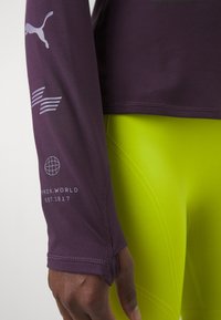 Puma HYROX RUN CLOUDSPUN  TEE - Top dugih rukava - midnight plum