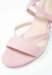 Pier One Sandaalit nilkkaremmillä - light pink