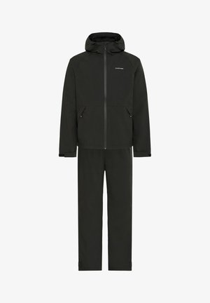 Schwarze wasserdichte Jacke mit Kapuze und Reißverschluss, kombiniert mit passenden Hosen. Verfügt über verstellbare Bündchen und Seitentaschen für Funktionalität.