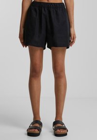 Urban Classics - Shorts - black Thumbnail Image 1