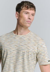 Thumbnail Image 4
