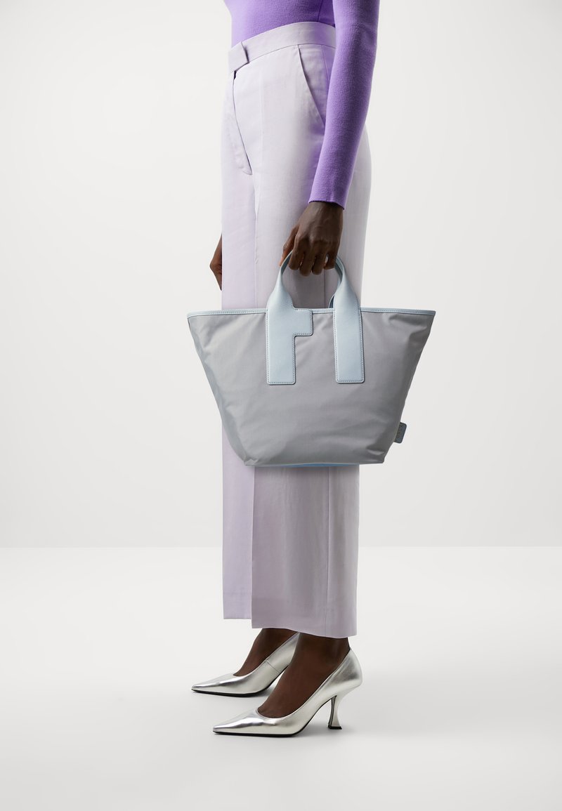 Furla ARCO FLY TOTE - Velika torba - cenere/celestial/artemisia