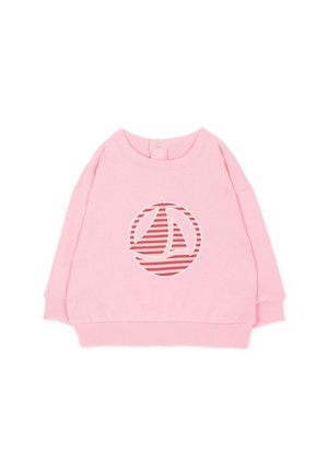 Roze babytrui met lange mouwen, geribde manchetten en onderzoom, met een rood-wit gestreept zeilbootmotief in het midden.