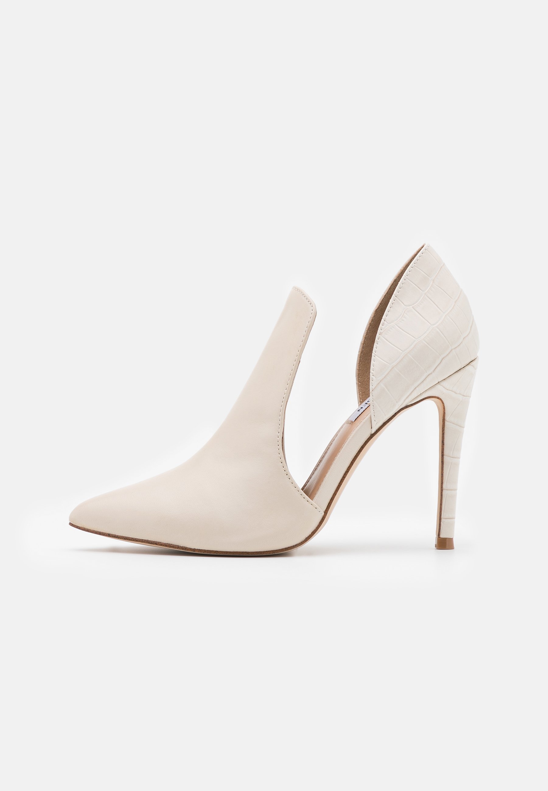 white pumps steve madden