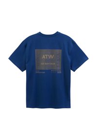 Marineblaues Baumwoll-T-Shirt mit einem kontrastierenden gold-schwarzen Grafikdruck auf der Rückseite, inklusive Text und Designs, kurzen Ärmeln und Rundhalsausschnitt.