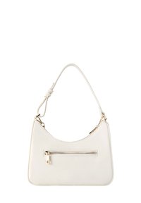 Vit läderhandväska med en rundad siluett, med en framficka med dragkedja och en enda, flätad bärrem. Detaljer i guldfärg.