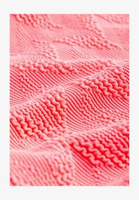 Neselectat, neon coral/pink textured
